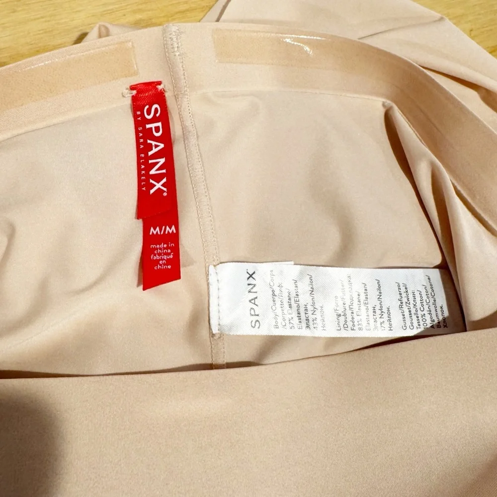 SPANX brand style